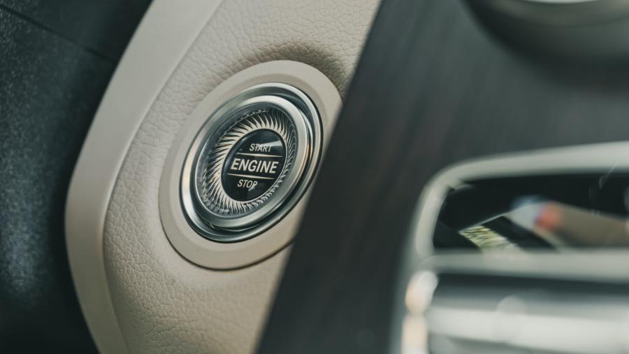 Детали интерьера Mercedes-Benz GLC300 (X253) 2019 года  (NA) (фото 32 из 33)